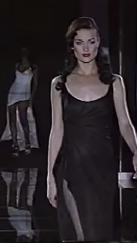 #ShalomHarlow & #BrandiQuinones #viral #modeling #iconic #catwalk #fyy #90s #SuperModel #foryou #foryoupage #fy #model #Runway #goviral #topmodel