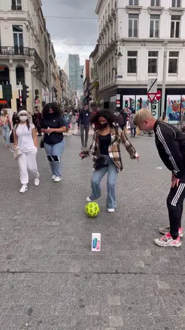 La dernière m’a impressionné 😱 #fypp #bxl #phone #challenges_tiktok #soccertiktok