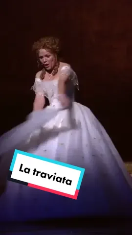 🍾 The ultimate party girl: Violetta in La traviata #opera #theatre #classicalmusic #singing #fyp