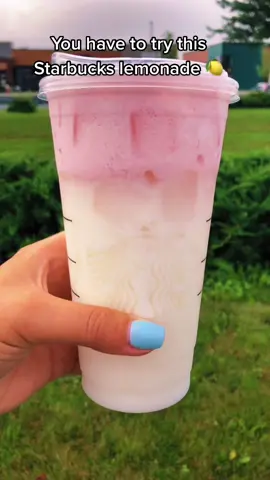 Super good lemonade 🍋🍓#lemonade #starbucks #coldfoam #starbucksdrinksyoushouldtry