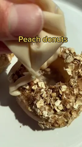Timmy chalamet has entered the chat 👀 IB: @lilyghodrati #healthy #vegan #foodontiktok #bakedoats #oattok