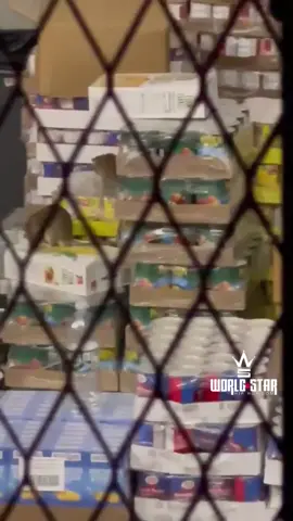 Spotted rats eating the donated food 👀🐀😯 (IG: @omar_raeli_gomez_) #rats #OhNo #fyp