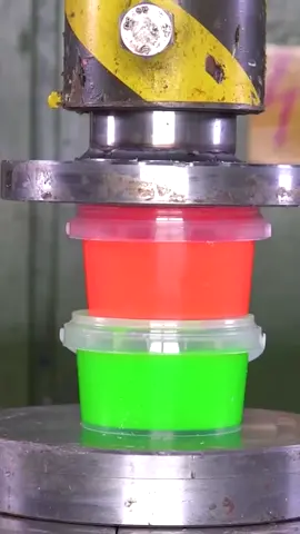 #oddlysatisfying #crushingthings #satisfyingvideo #asmr #fyp #foryou