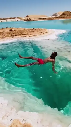 The mesmerising Siwa salt lakes in Egypt 😍 (🎥: @flyyestguy IG) #egypt #siwa #siwaoasis #fyp #tiktoktravel #saltlakes