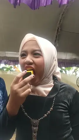 sebenarnya dia cowok tp suka banget di makup@satrio namanya#fypsounds #fypviralシ #banchi