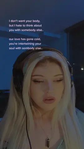 this song hits ya in the feels for sure☹ #the1975  #somebodyelse  #cover #singing #larissalambert