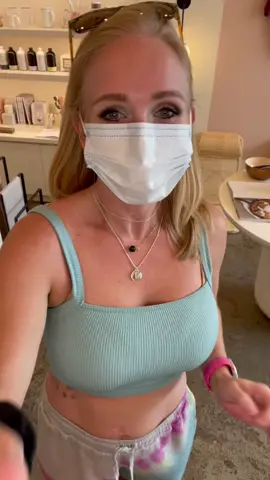 @hawkinsandclover you guys were absolutely amazing! Love the store and what you guys are doing! #shoutout #feminism #womenpower