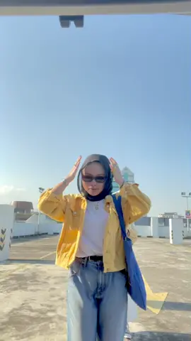 outfit check with different aesthetic 😛@esyasage @zarifahwongg @nadiasyafia02 #fyp #outfit #bestiegoals