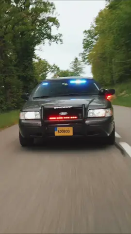 Sheriff is coming 🥰 thanks @ad06alex 👮‍♀️  #ford #crownvictoria #burnandshot #alphadelta06 #fordpomice #policeinterceptor #police #sheriff