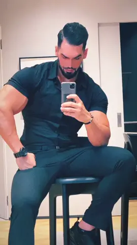 #fyp #fy #mystyle #berlin #dubai #foryou #fürdich #tik_tok #greenscreen #2021 #model #standwithkashmir #Locust #montblanc #montblanclegend #night #f