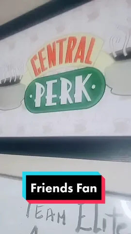 #friends  #latinostiktok #venezolanosenusa #friendsfan  #dimeque