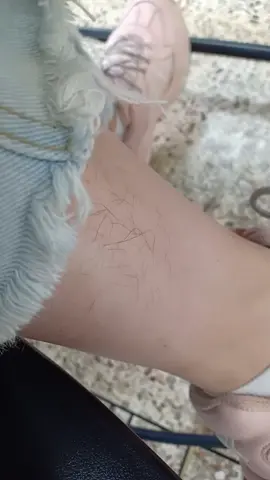 nghe nói anh thích người con gái có lông chân dài🥱