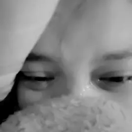 Thua cuộc là khi. Em nằm khóc, còn anh nằm ngủ...🥺#fypシ #buon