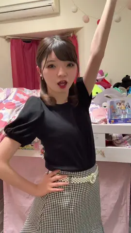 自分が小2.3くらいの時、ipod touchに初めて入れてもらったPVがGeeやねん🧸💫