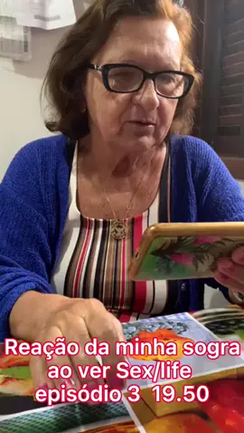 Reação da sogra ao ver Sex/life 🤣🤣🤣🤣