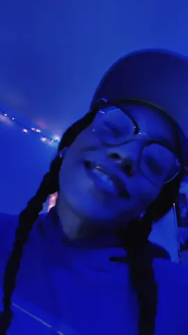 😜😜 I went on last night for 52 seconds and then passed out lmao so come by tonight and let’s hang @ 9 😈😈😈