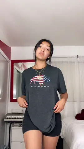 this is what I do at 2 in the morning bc I can’t sleep 😭