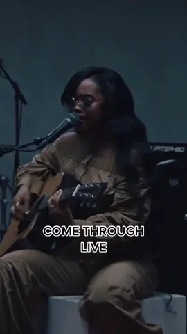 Hit me on my phone 📞  I'll be waiting 💜 #acoustic #songofthesummer #her #chrisbrown #summervibes