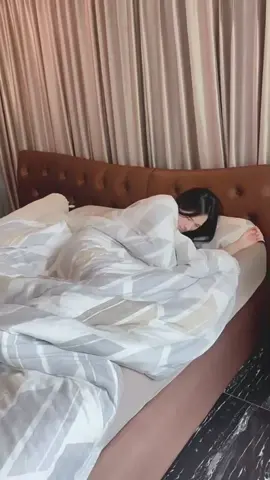 #เบื่อโควิด อยู่บ้านจนบ้า อยากเจอผู้คนมั้กก 😩