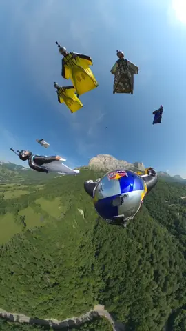 @fredfugensf jumped with 6 friends from the top of the Dent de Crolles🇨🇵🚀 #soulflyers #wingsuit #wingsuitbase  #wingsuitflying #tiktoksport #fly