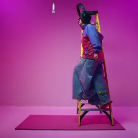 I’m only 5ft 1 so I wasn’t able to reach the microphone, that’s why I always keep a ladder in my car