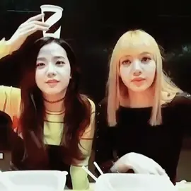 Tiện thể rửa mặt luôn cho mát🤣#Blackpink#Jisoo#Jennie#Rosé#Lisa#TD_H#fyp#foryou#parati