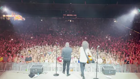 first show in over a year and first time performing GLAD YOU EXIST live.  iowa, y’all showed UP and made us feel all the feelings.  WE’RE BACK BABY 😭