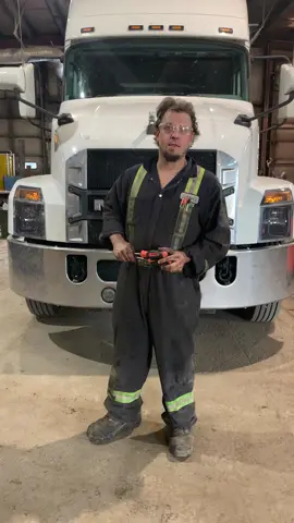 #dieselmechanic #bigtrucks #tools Dont wreck your handles like me