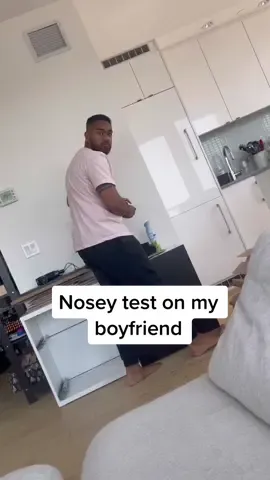 I couldn’t keep a straight face anymore he was inching so close trying to hear the convo 😂 @devenchris IB: @itsthescotts