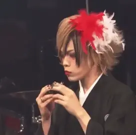 Shogo eating it like he hasn't ate before 😭 #v系 #vkei #visualkei #日本 #japan #jrock #babykingdom #babykingdomshogo #fypシ #foryou
