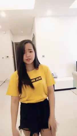 Hey, hey, shoo shoo!😅 Don't knw the lyrics just tryin' ds dance trend😁😅 #fypシ #latinostiktok ? #trending #qatarnurse #lovethebeat #groovy #tiktokqa