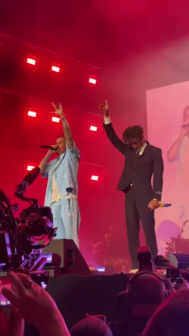 I NEVER THOUGHT ID GET TO SEE THIS LIVE I WAS GEEKING @justinbieber @jaden