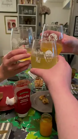 BRUNCH DAYS!! #cheerstotheweekend  #thankyouforbeingafriend #popthebottle #brunchtime #brunchathome #champagnelovers #mimosa @alicedyches