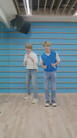 STAY速報です❣️夢色パティシエールチャレンジ🐰🐿🥺🥣🎂👨‍🍳#StrayKids #スキズ #스트레이키즈 #LeeKnow  #リノ #HAN #ハン#꿈빛파티시엘 #夢色パティシエール