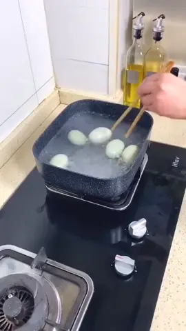 If I have a egg clamp,you don’t have to worry about scaling the eggs to yourself #breakfastchallenge #kichenlife #usefull