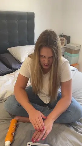 J’aime bien son imagination 😂