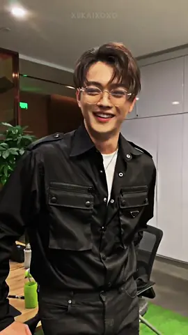 baju hitam + kacamata😫 #xukai #boy #fypシ #foryoupage #chessman #xyzbca