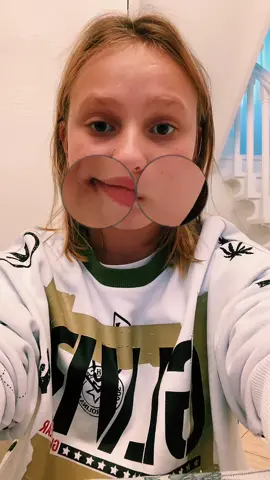 #увеличенныеглаза