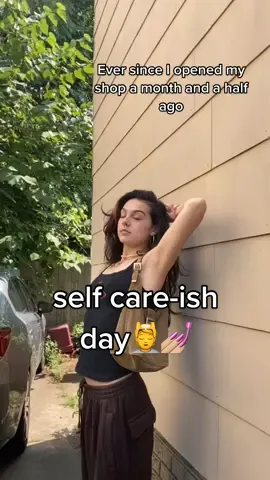 remember to take time for yourself❤️overworking yourself will just make it worse, self care is key!! #SelfCare #stressed #metime #thrifting