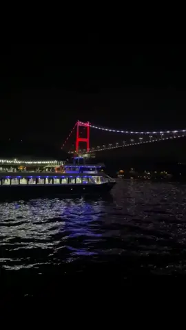 ندمن تعاطي الخيال عندما لا يرضينا الواقع... #dimeskapışması #بحر #اكسبلور #تصميمي #اسطنبول #جسر_البوسفور