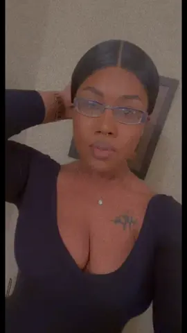 Can my black queens say hey? 🥺👋🏽 #WelcomeBack #ChiliDogYumPlz #LiveFlowSweatDuet #BlackGirlTikTok #BlackGirlMagic #fyp #explore #foryou #fypシ