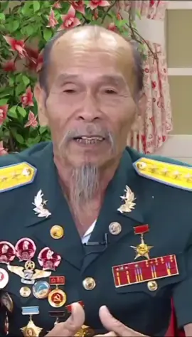 Đại Tá Nguyễn Văn Bảy.. sinh năm 1936 tại TP Sa Đéc ,Đồng Tháp - mất ngày 22/9/2019.. Phi Công huyền thoại được Bác Hồ tiễn đi học qua Liên Xô