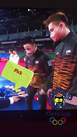 Choosing a present for your partner is like……  #olympics #tokyo2020olympics #malaysia  #badminton