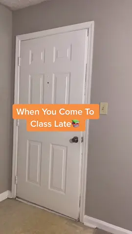 When You Come To Class Late📚😭 #earrien #SummerMashup #GetYourJeansOn #school #firstdayofschool