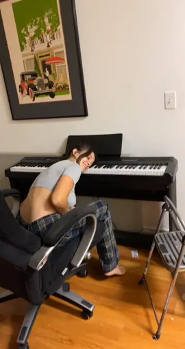 a prodigy 🥰 #fyp #questionsigetasked #makingthecut #learnhow #piano #musician