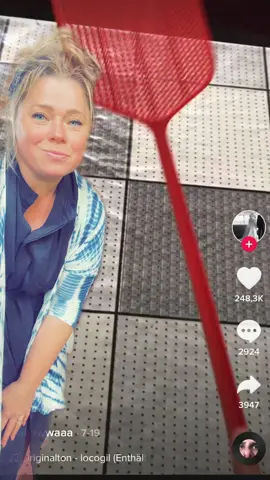 Experement mit Fliegende Klatschen#probierenmitkarina #maskiergang @liora.23