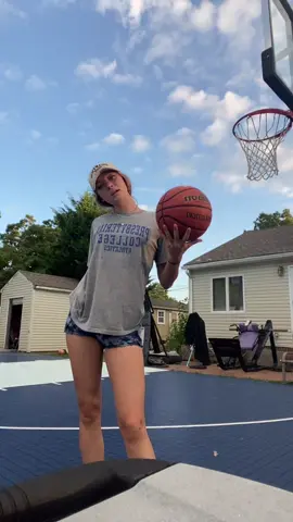 get yourself a girl that can dunk🤣 #TeamofTomorrow #MakingTheCut #dunk