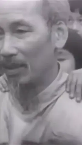 Bác đã cực khổ 1 đời rồi, Con Dân đất Nước không để Bác phải lạnh lẽo nữa đâu