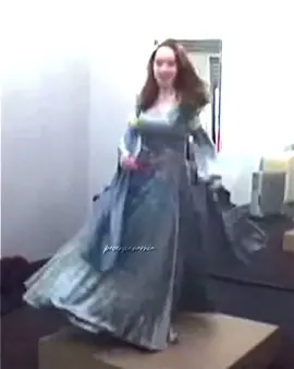 dance/vibe with my fav actors :) #fypシ #vibe #dance #foryou #sadiesink  #viral #skandarkeynes #ae #annapopplewell #williammoseley #fav #sadie #actors