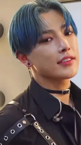 Hongjoong and his blue hair 😋 #ateez #atiny #hongjoong #fypシ #kpopfyp #kpop